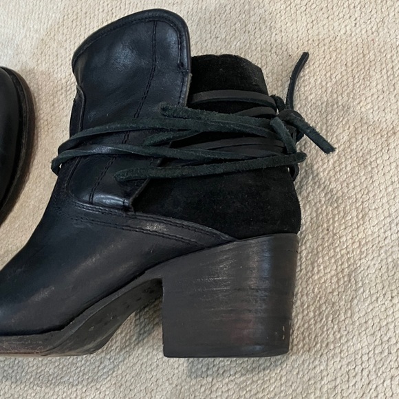 Freebird by Steven size 6 full leather Ankle Boots with leather Lace wrap - Picture 13 of 16